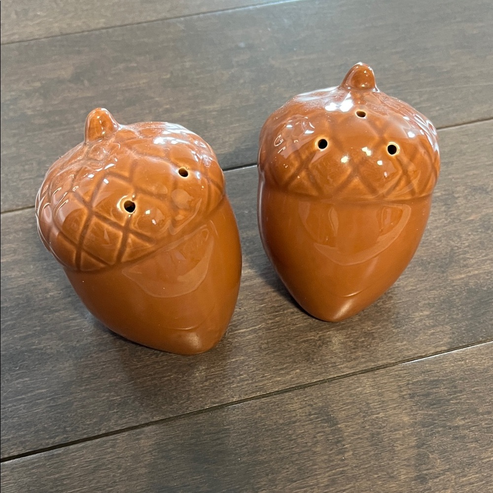 Acorn Shaped Salt and Pepper Shakers - Brown